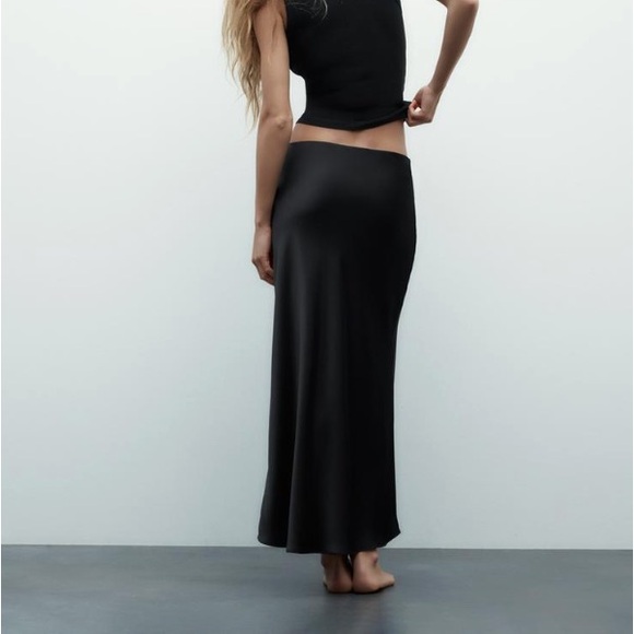 Zara Satin Effect Midi Skirt - black - size XS - Picture 6 of 6